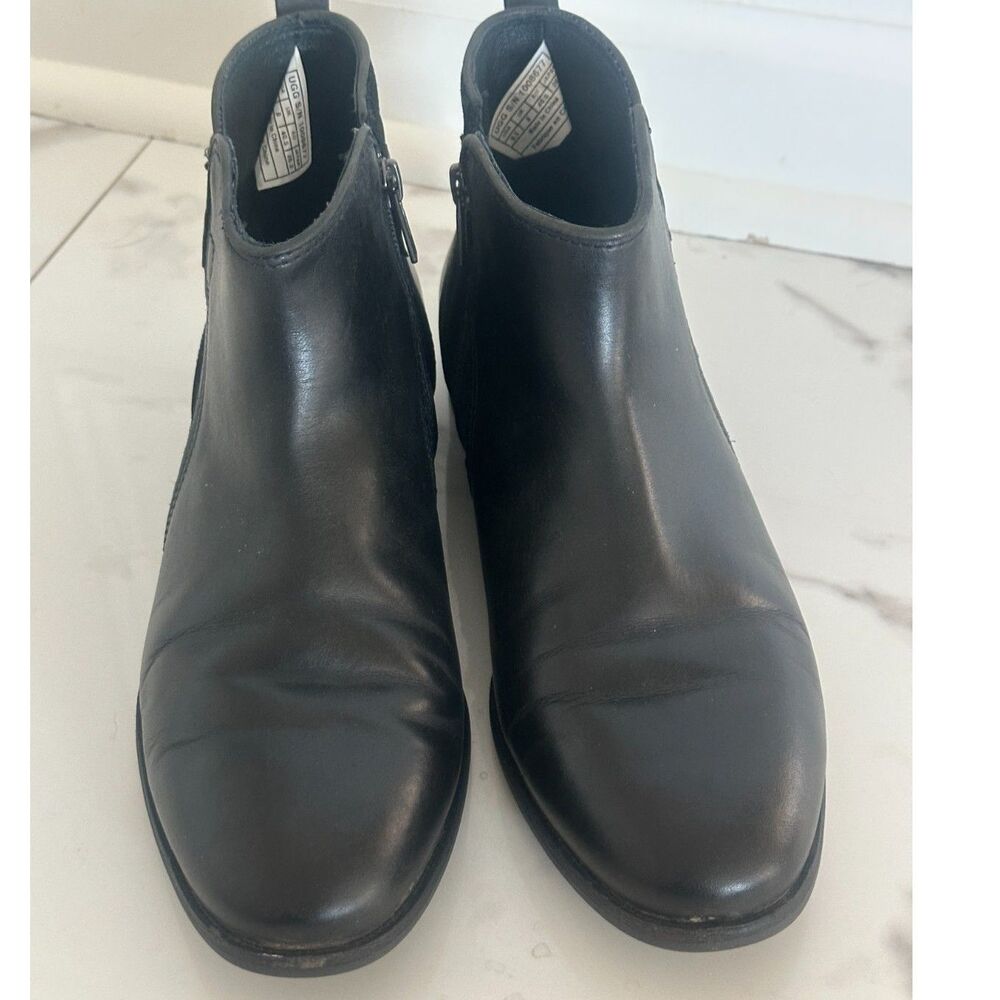 Leather ankle boots, black, by Ugg. Size 9.5M